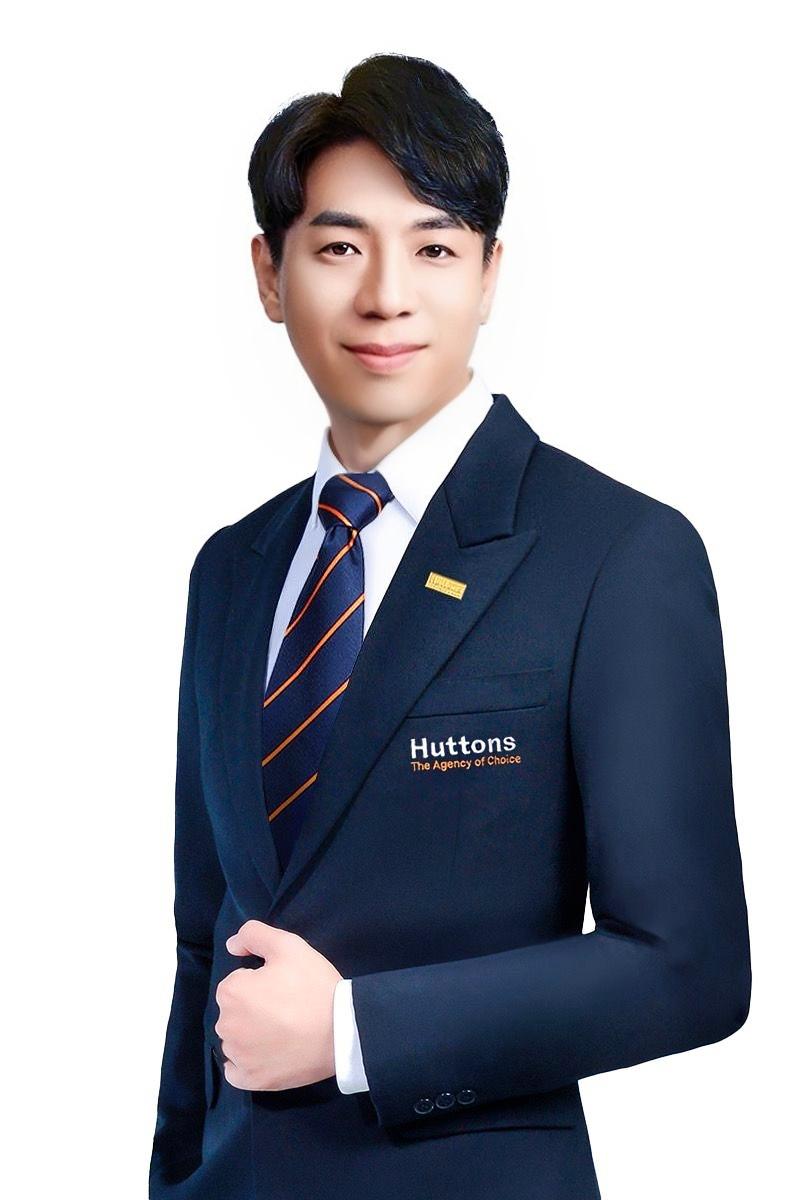 Ian Teh Boleh, Senior Associate Group District Director at Huttons Asia